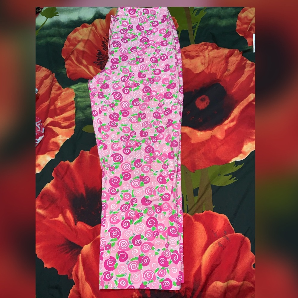 Lilly Pulitzer pink /green snail Capri pants